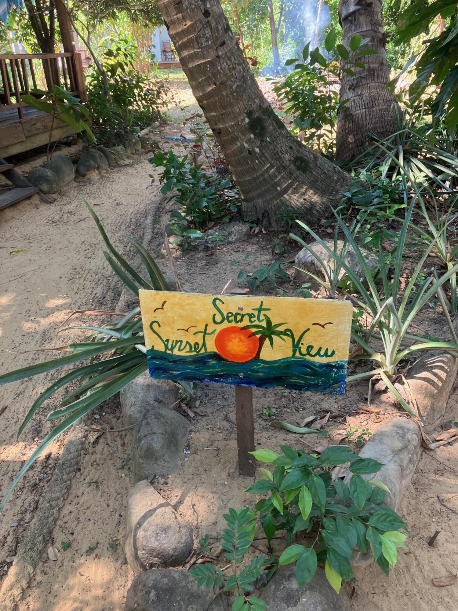 Easy Tiger - M'Pai Bay Beach, Koh Rong Sanloem Exterior photo