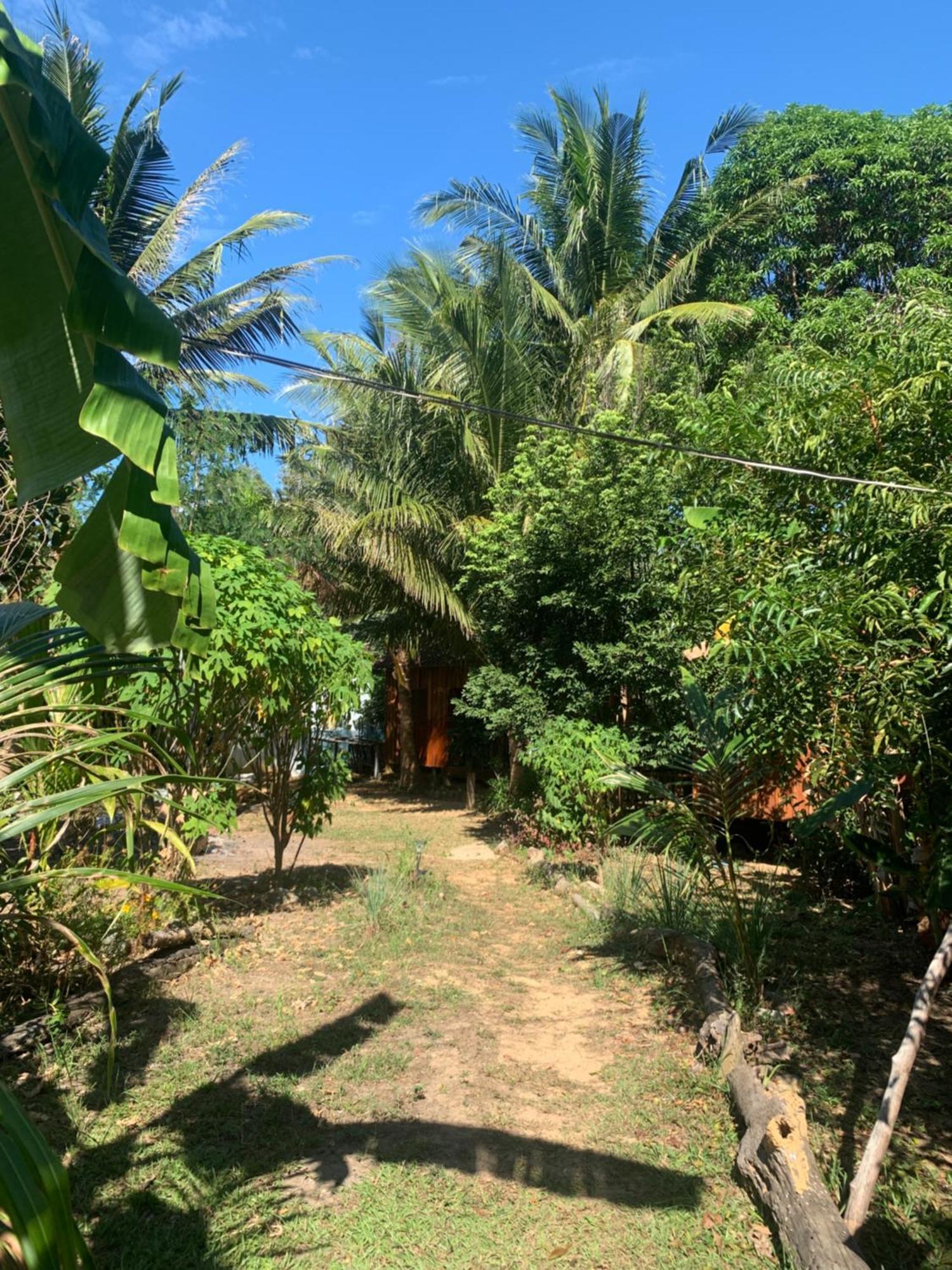 Easy Tiger - M'Pai Bay Beach, Koh Rong Sanloem Exterior photo