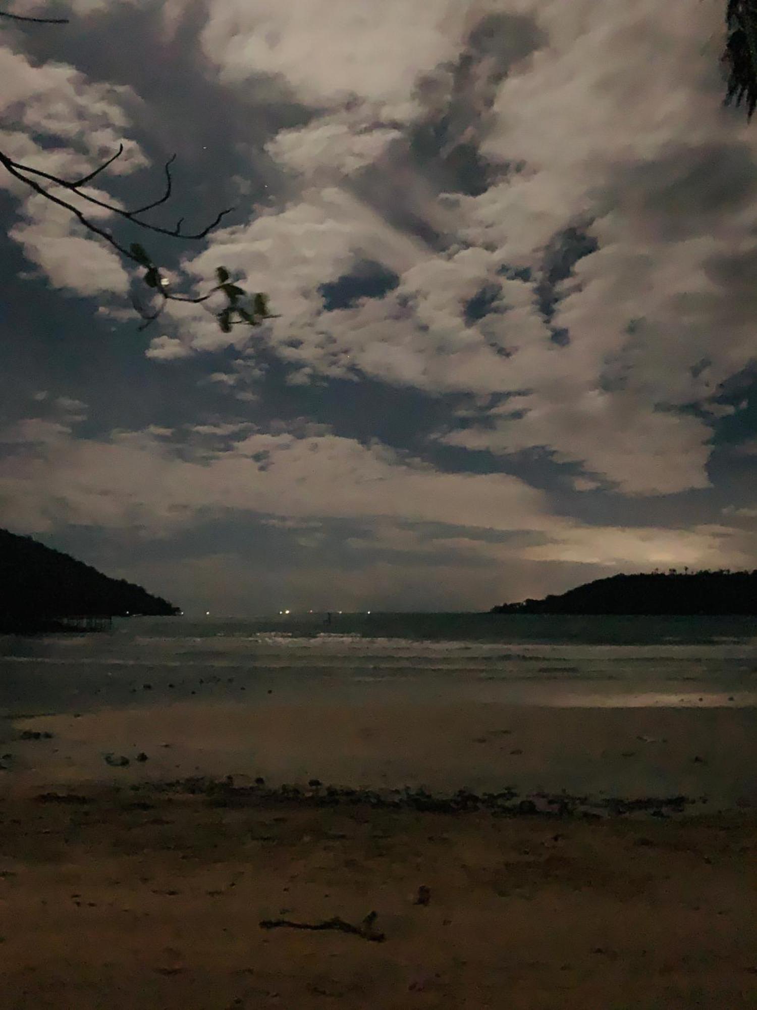 Easy Tiger - M'Pai Bay Beach, Koh Rong Sanloem Exterior photo