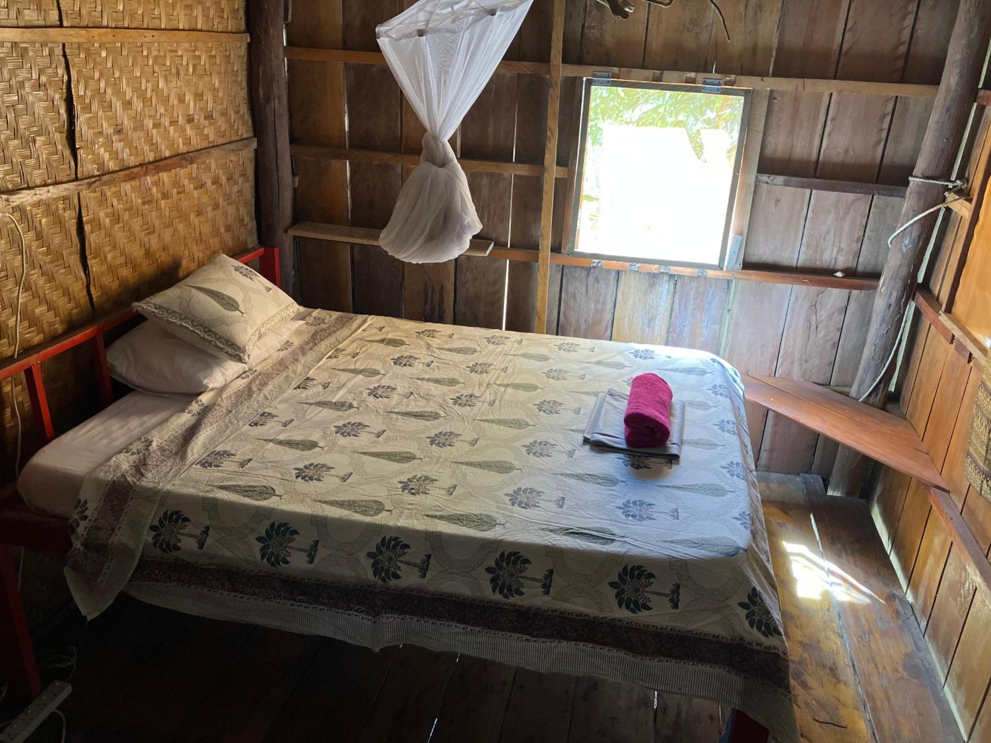 Easy Tiger - M'Pai Bay Beach, Koh Rong Sanloem Exterior photo
