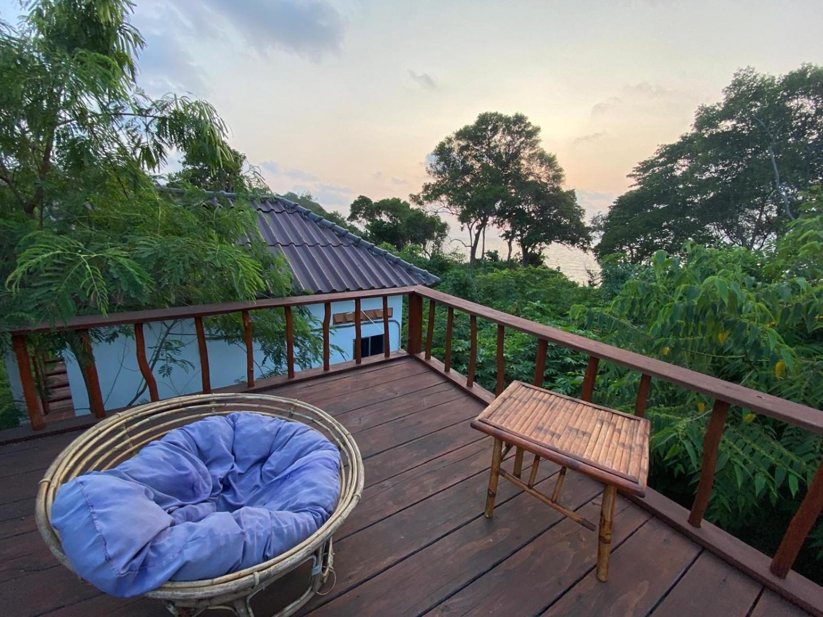 Easy Tiger - M'Pai Bay Beach, Koh Rong Sanloem Exterior photo